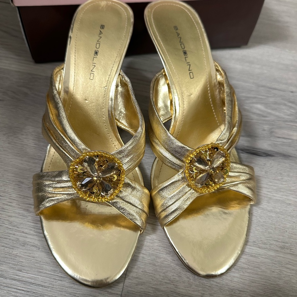 Bandolino Gold Sandals ~ 9.5